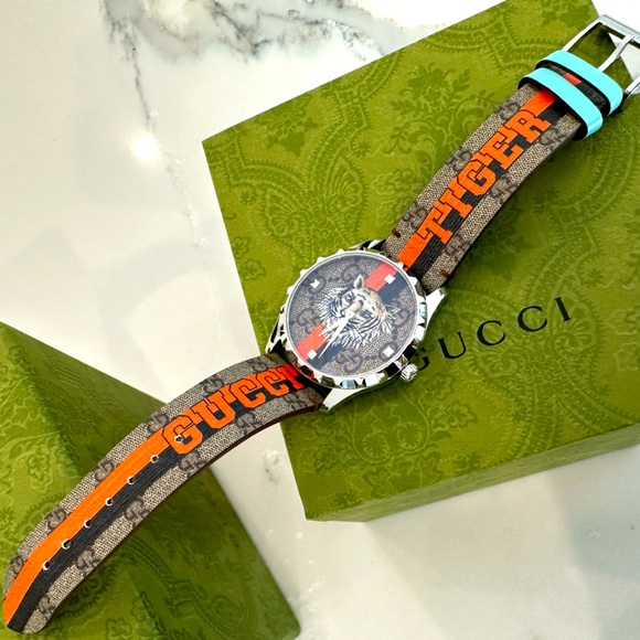 Gucci G Timeless Tiger Watch - Picture 7 of 8